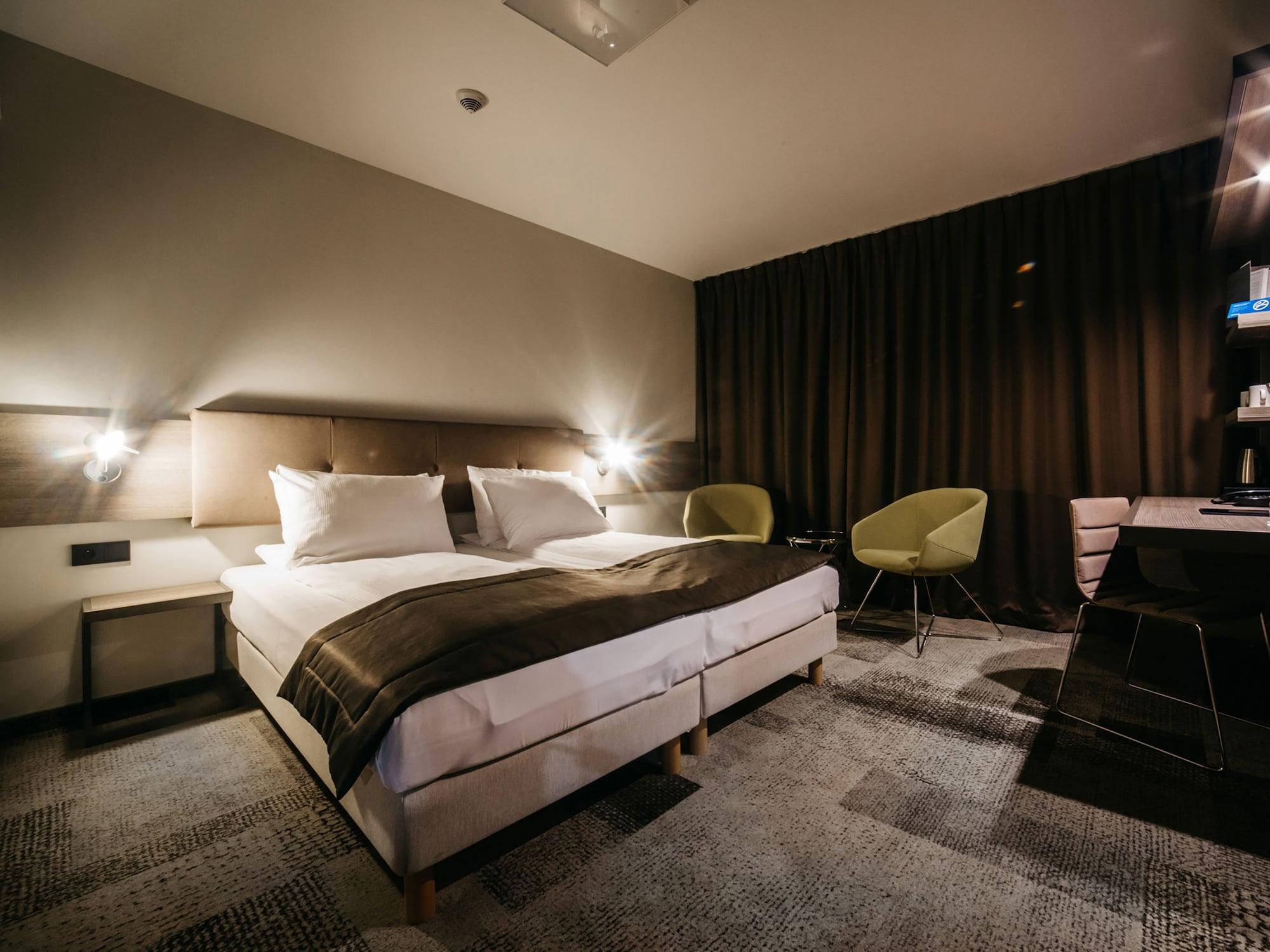 Q Hotel Plus Κατοβίτσε Εξωτερικό φωτογραφία